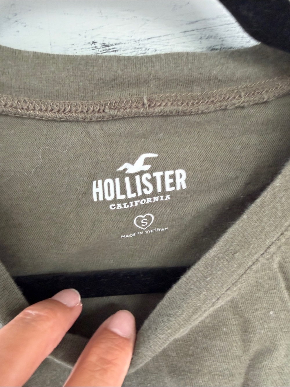 Hollister Olive Green & Red Twist-Front Short Sleeve Tees Bundle Size Small - Picture 2 of 11